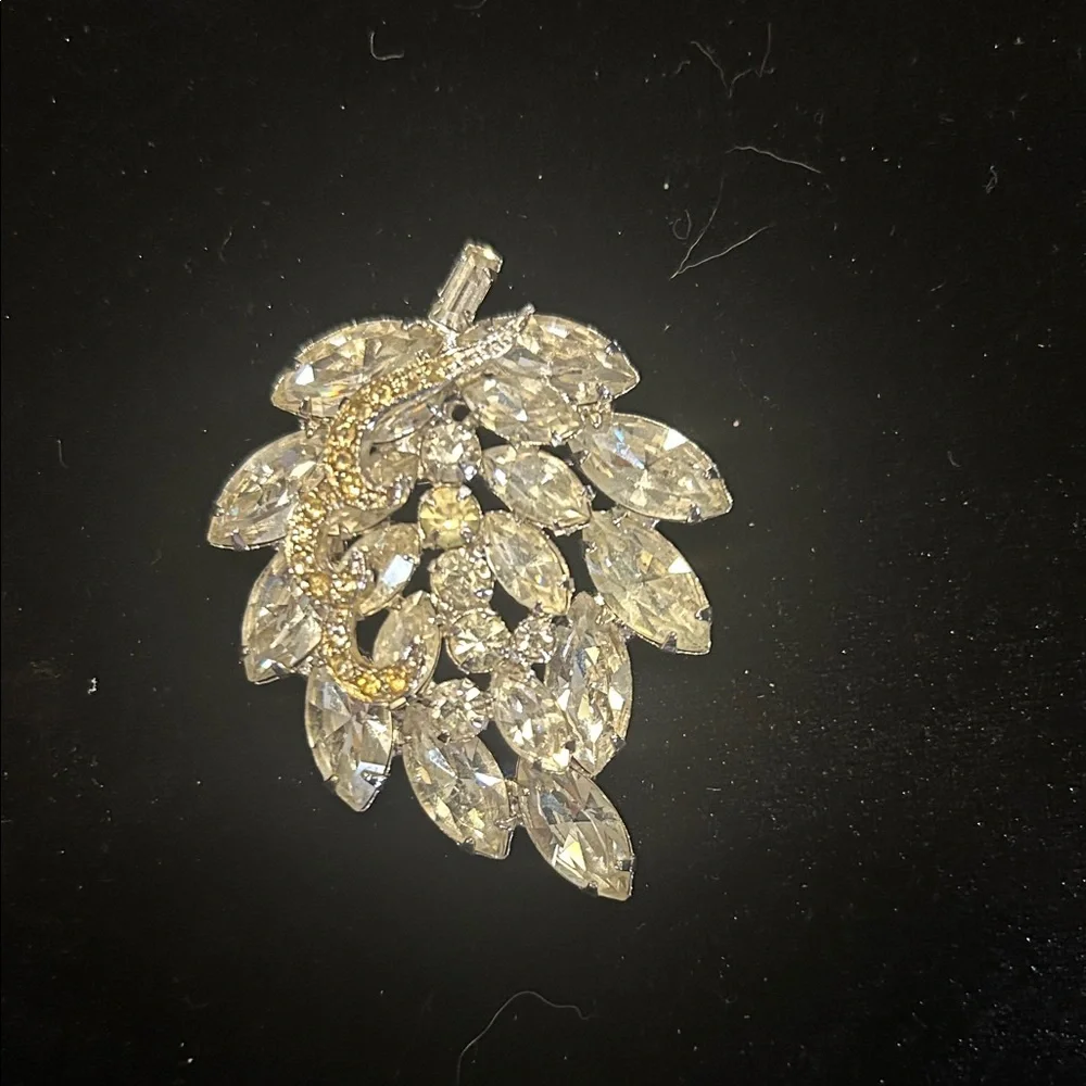 Weiss Rhinestone Brooch - Picture 1 of 2